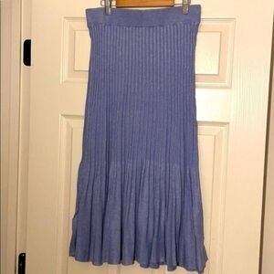 BORN IN BKLYN 525 America women’s pleated blue skirt size Medium NWT